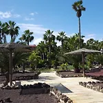 Oasis Royal 3 Piscinas *