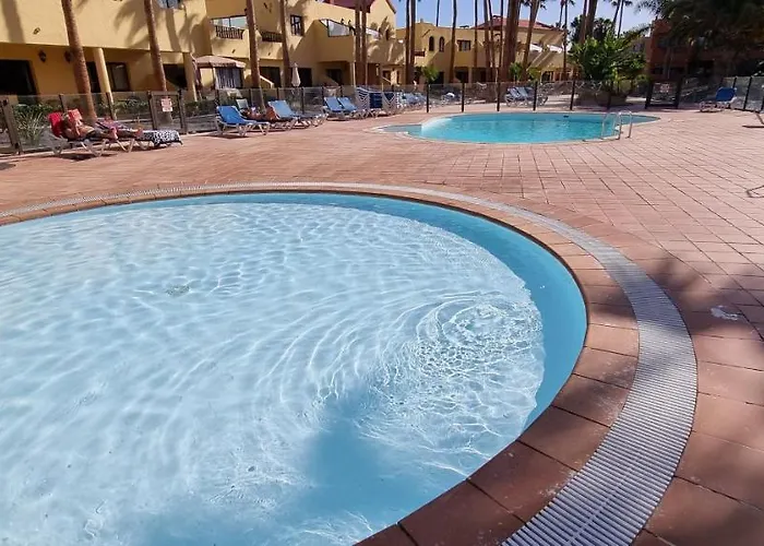 Oasis Royal 3 Piscinas * 科拉雷侯