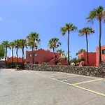 Oasis Royal 3 Piscinas *