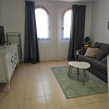 Oasis Royal 3 Piscinas 아파트 *